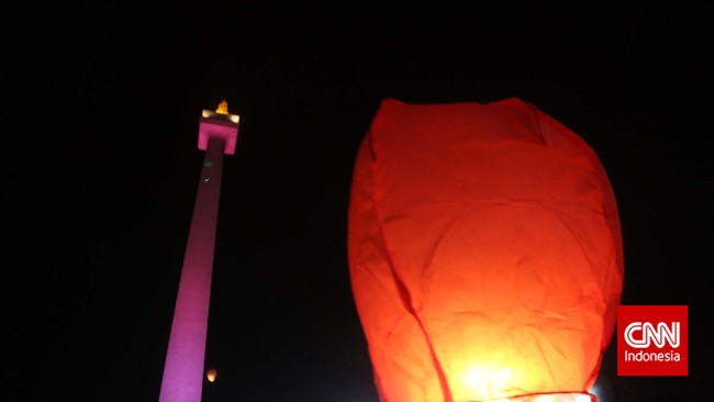 Selamat berusia ke 488 tahun untuk Kota Jakarta. CNN Indonesia mencoba menuliskan secuil cerita soal kehidupan dan sejarah ibu kota.