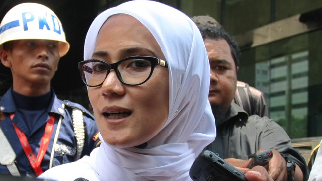 Bupati Lebak yang juga Ketua DPD Demokrat Banten, Iti Octavia Jayabaya mengecam keras kubu Moeldoko yang menggelar acara mengatasnamakan partainya.