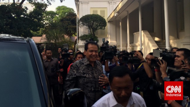 Pengusaha Chairul Tanjung yang populer disapa CT, terlihat mendatangi Istana Merdeka, Selasa (21/10) sekitar pukul 16.00 WIB.