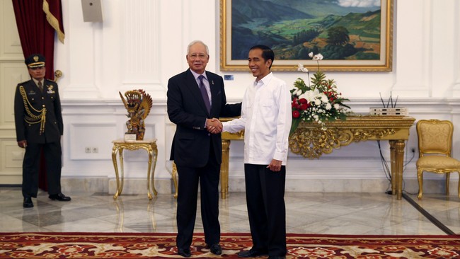Perdana Menteri Najib Razak memang dikenal sebagai pemimpin negara yang gemar selfie. SBY dan Obama pernah jadi "korbannya".