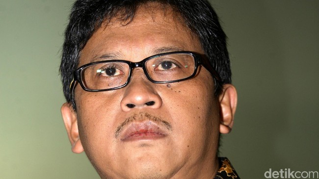 Pelaksana tugas Sekretaris Jenderal PDI Perjuangan, Hasto Kristianto, datang ke kantor Badan Reserse dan Kriminal Mabes Polri untuk memenuhi panggilan penyidik.
