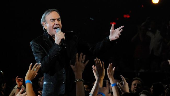 Selama 45 tahun, masyarakat percaya Sweet Caroline milik Neil Diamond terinspirasi putri bungsu John F. Kennedy. Baru terungkap, itu bukan sesungguhnya.