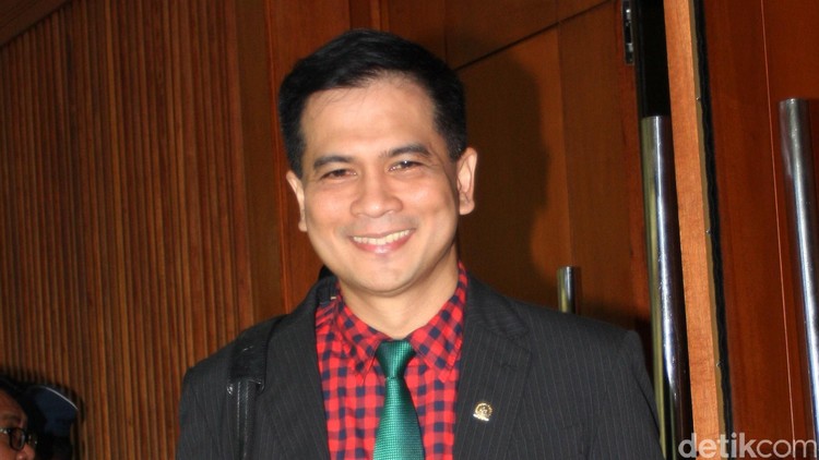 Krisna Mukti Anggota DPR RI periode 2014-2019 dari Partai Kebangkitan Bangsa (PKB).