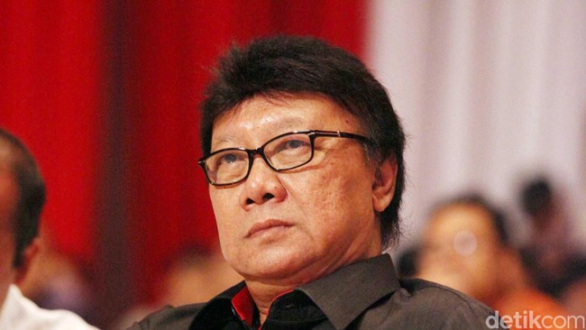 "Kami sudah mengirimkan radiogram kepada bupati dan wali kota yang harus sampai juga ke kecamatan dan kelurahan," kata Tjahjo Kumolo.