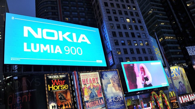 Menghapus nama Nokia bukan berarti akan meninggalkan seluruh penggunanya. Microsoft berjanji akan tetap menyediakan layanan purna jual.