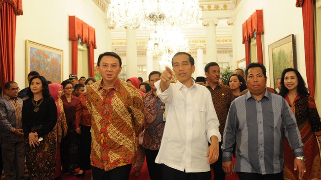 Ahok mengatakan jika DPRD DKI Jakarta tak melantiknya, dia akan tetap akan dilantik oleh eks koleganya yang sekarang jadi Presiden, Joko Widodo.