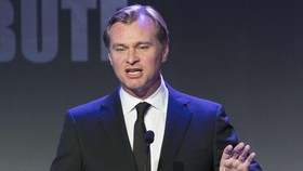 Semula Christopher Nolan Ingin 'Dunkirk' Tidak Pakai Naskah