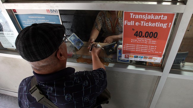 Pengoperasian bus baru merupakan tindak lanjut ditetapkannya Perum PPD sebagai pemenang lelang pekerjaan investor dan operator Koridor I September 2013.