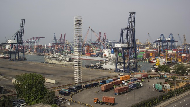 Menyusul Tiongkok, Jepang ikut mendukung pembangunan Tol Laut yang menjadi prioritas pembangunan pemerintahan Jokowi-JK dalam lima tahun ke depan.