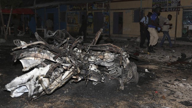 Pengepungan masih terjadi di Hotel Maka al-Mukarama, di Somalia, setelah kelompok militan Islam al-Shabaab menyandera sejumlah hotel tersebut.