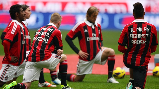 Pada laga melawan Paris Saint Germain U-10, pemain muda AC Milan berkulit hitam mendapat ejekan rasialisme dari salah seorang tua yang hadir menonton.