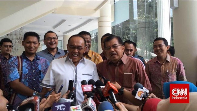 Pilihan Partai Golkar untuk berada di luar kekuasaan dianggap Wakil Presiden Jusuf Kalla sebagai bentuk kematangan dalam pembenahan berdemokrasi di Indonesia.