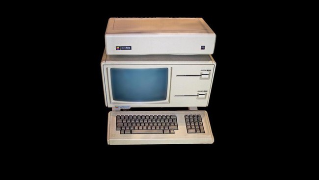 Meski Apple Lisa dianggap gagal secara komersial, namun ia menjadi komputer pertama yang menawarkan tampilan layar berbasis grafis dan diburu para kolektor.
