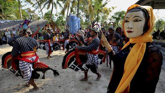 Pemkab Bantul berencana menggunakan anggaran untuk menambah fasilitas pementasan kesenian di Pasar Seni Gabusan, yang bersiap jadi taman budaya.