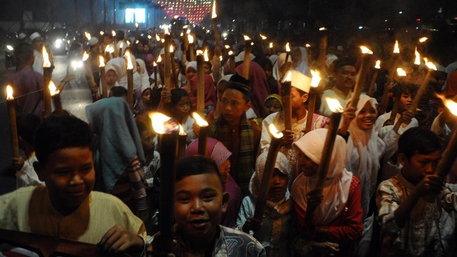 Semangat toleransi dan kebersamaan akan membuat bulan ramadan terasa semakin indah. Ini secuil kisahnya.