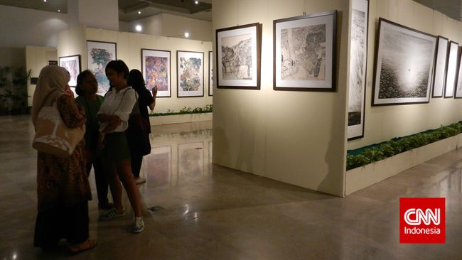 Museum Nasional menggelar pameran lukisan cat air karya Zhang Xue Hong, Lei Han Lin, Shu Xin Sui, dan beberapa pelukis asal Indonesia.