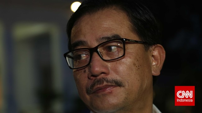 Mantan Menteri Agraria dan Tata Ruang Ferry Mursyidan Baldan ditemukan meninggal dunia di dalam mobil yang terparkir di basement Hotel Bidakara, Jakarta.