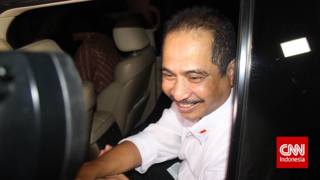 Para bakal menteri meninggalkan Istana Merdeka dengan tebar senyuman. Namun, mereka baru ingin membicarakan program seusai sidang kabinet besok.