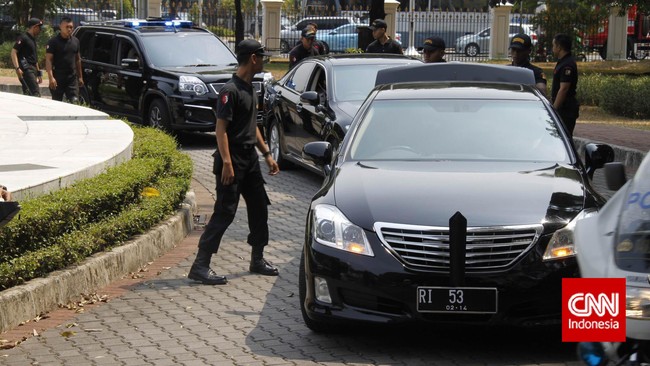 Amran Sulaiman adalah&nbsp;Ketua Tim Sahabat Rakyat Jokowi Kawasan Indonesia Timur, dan kini dia ditunjuk sebagai&nbsp;Menteri Pertanian.