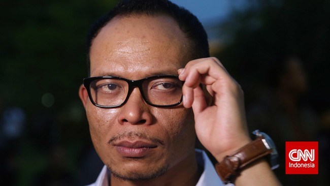 Didapuk sebagai Menteri Ketenagakerjaan dan Transmigrasi, Hanif Dhakiri dengan rela akan melepaskan jabataanya sebagai Sekjen PKB dan Anggota DPR RI 2014-2014.