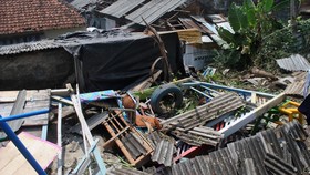 Puting Beliung Sapu Desa Babelan Bekasi, Puluhan Rumah Rusak