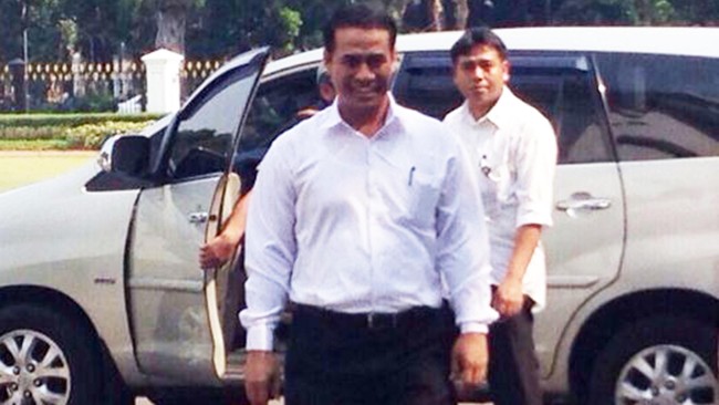 Indonesia Corruption Watch mendesak Menteri Pertanian Amran Sulaiman untuk melepas jabatan CEO PT Tiran Group agar tidak terjadi konflik kepentingan.