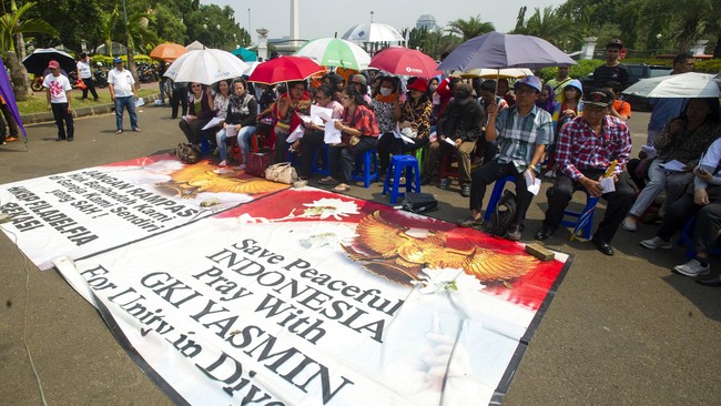 "Pak Tjahjo Kumolo janji kami bisa Natalan di GKI Yasmin," kata Juru Bicara GKI Yasmin, Bona Sigalingging. Menurut Bona, saat ini GKI Yasmin masih disegel.