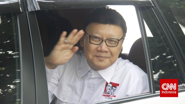 Warga tiga desa di Nunukan, Kalimantan Utara, disebut mengantongi kartu tanda penduduk Malaysia. Pemerintah RI membantah. DPR meminta perbatasan diperhatikan.