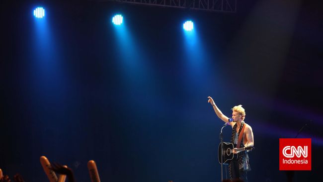 Cody Simpson, penyanyi remaja asal Australia menghebohkan para remaja di Indonesia. Ia tampil sebagai salah satu bintang di Java SoundsFair 2014, Sabtu (25/10).
