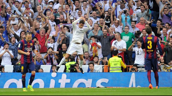 Gol dari Cristiano Ronaldo, Pepe, dan Karim Benzema membawa Real Madrid menundukkan musuh bebuyutannya, Barcelona, di Santiago Bernabeu.