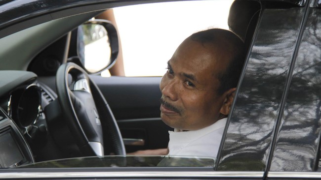 Kepala Bappenas Andrinof Chaniago memastikan tarif kereta cepat akan dipatok sangat tinggi karena diperuntukkan bagi kelompok masyarakat kelas menengah ke atas.
