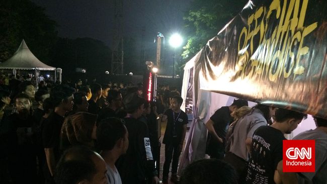Malam ini, Jakarta kedatangan Dream Theater. Band metal progresif itu akan tampil di Lapangan D Senayan, pukul 20.30 WIB. Ada lagu 'langka' yang akan dibawakan.