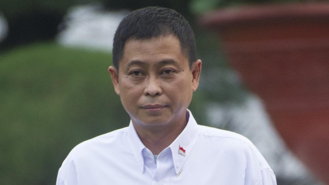 Sebelum mendapatkan izin rute dan izin terbang, maskapai penerbangan dilarang menjual tiket ke masyarakat.