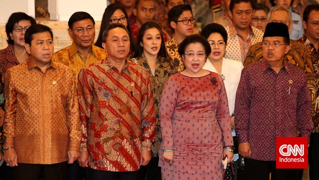 Sekjen PDIP Hasto Kristianto menyatakan komunikasi antara Megawati dan Setya tidak membahas tudingan pencatututan nama presiden terkait saham Freeport.