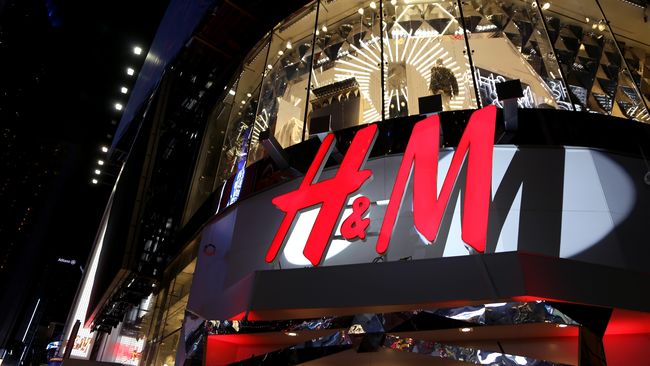 H&amp;M dikenal sebagai penghasil pakaian dengan harga yang terjangkau. Namun kali ini, ritel fesyen yang berdiri sejak 1947 tersebut menerbitkan sebuah buku.