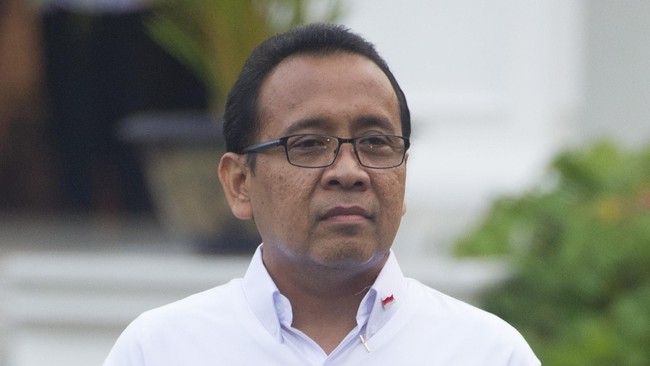 Menteri Sekretaris Negara Pratikno mengaku pembicaraan di Istana adalal soal evaluasi pekerjaan untuk meningkatkan kinerja seluruh kementerian.