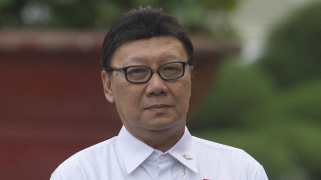 Pada hari ke-13 setelah mereka dilantik, gilihan Menteri Dalam Negeri Tjahjo Kumolo mendatangi gedung KPK untuk memberikan laporannya.