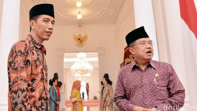 Presiden Joko Widodo dan Wakil Presiden Jusuf Kalla berkurban dua sapi berbobot super. Kedua sapi itu berjenis peranakan ongole.