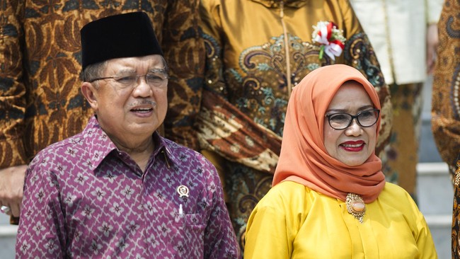 "Kalau tidak ada tempat latihan dan berkumpul bagaimana? Jangan dijadikan hotel atau mal. Yang benar saja," ujar Wakil Presiden Jusuf Kalla.