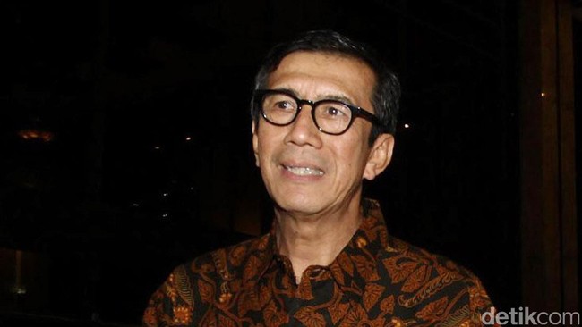 Menteri Hukum dan HAM Yasonna Laoly meminta penegak hukum menindak tegas aparat yang melakukan kekerasan terhadap wartawan pada sebuah aksi di Makassar.