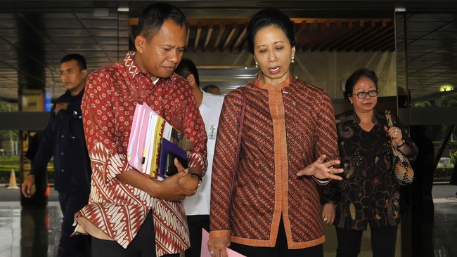 Menteri BUMN Rini Soemarno memastikan Direktur Utama PT Pertamina (Persero) akan ditunjuk sebelum 30 Oktober 2014. Baru setelah itu akan fokus membahas Petral.