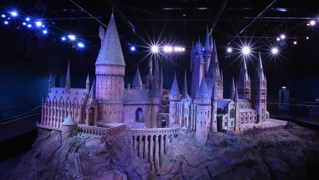 Setelah hadirnya College of Wizardy in Czocha Castle di Polandia yang juga membuka kelas sihir, kastil Hogwarts lainnya juga berdiri di Tiongkok.