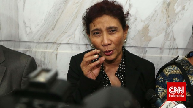 Menteri Kelautan dan Perikanan Susi Pudjiastuti memastikan satu kapal ikan berbendera Vietnam tertangkap dengan muatan 2 ton ikan hiu di Raja Ampat, Papua.