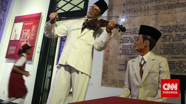 Hari ini adalah Hari Sumpah Pemuda. Masih ingat cerita di balik peristiwa bersejarah ini? Ini kisahnya. 