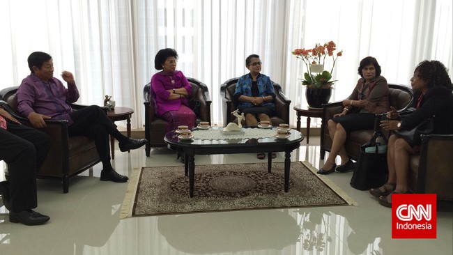 Menteri Pemberdayaan Perempuan dan Perlindungan Anak Yohana Yembise menilai UU tersebut bisa mendorong produktivitas perempuan di dalam negeri.