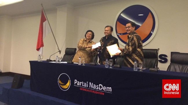 Ferry Mursyidan Baldan, Siti Nurbaya Bakar, dan Tedjo Edhy Purdijatno telah mundur dari struktur kepengurusan Partai NasDem.