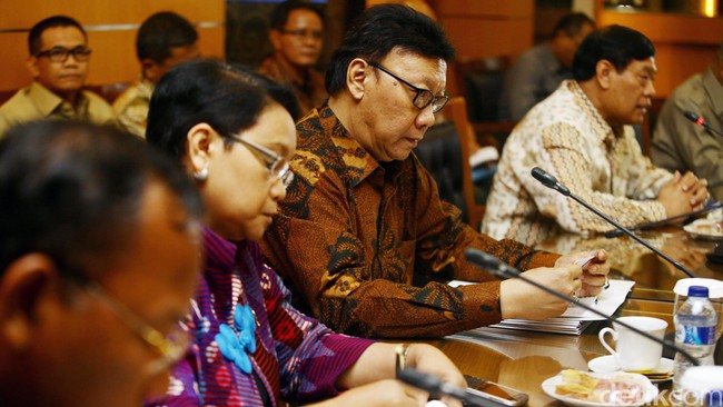 Menteri Dalam Negeri Tjahjo Kumolo mengatakan daerah lain umumnya sudah diatas 50 persen. DKI dan Kalimantan Utara masih di bawah 25 persen.