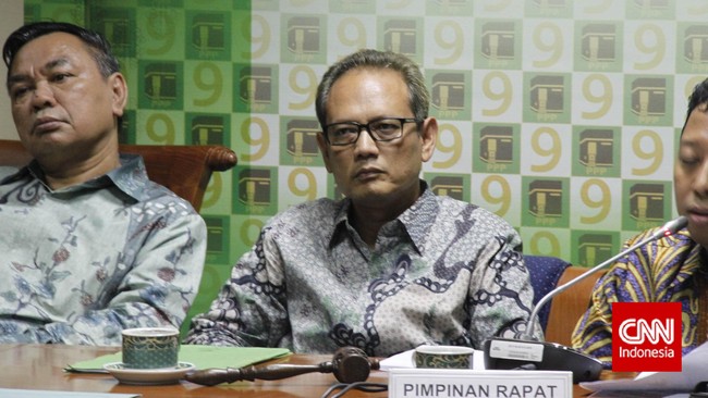 Wakil Ketua Umum PPP kubu Romy, Suharso Monoarfa, meyakini konflik internal PPP --yang berujung dibantingnya dua meja di DPR-- akan berakhir hari ini juga.