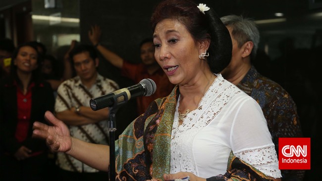 Menteri Susi mengaku menjadi operator telepon selama empat jam dalam sehari. Hal itu dilakukan lantaran saluran birokrasi belum lancar.