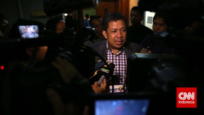 Fahri menegaskan DPR RI akan menunggu keputusan selanjutnya yang akan diambil pemerintah, meneruskan revisi atau menarik dari prolegnas.